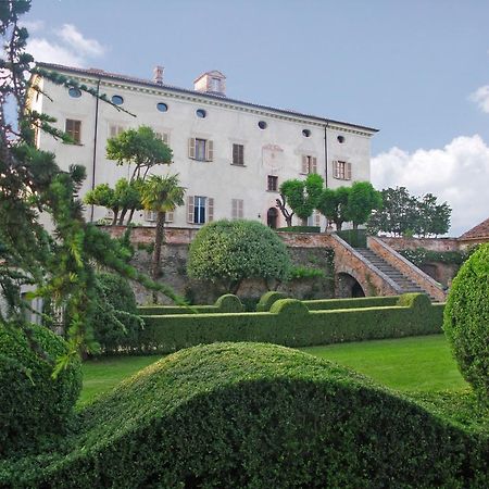 네이베 Castello Di Coazzolo B&B 외부 사진