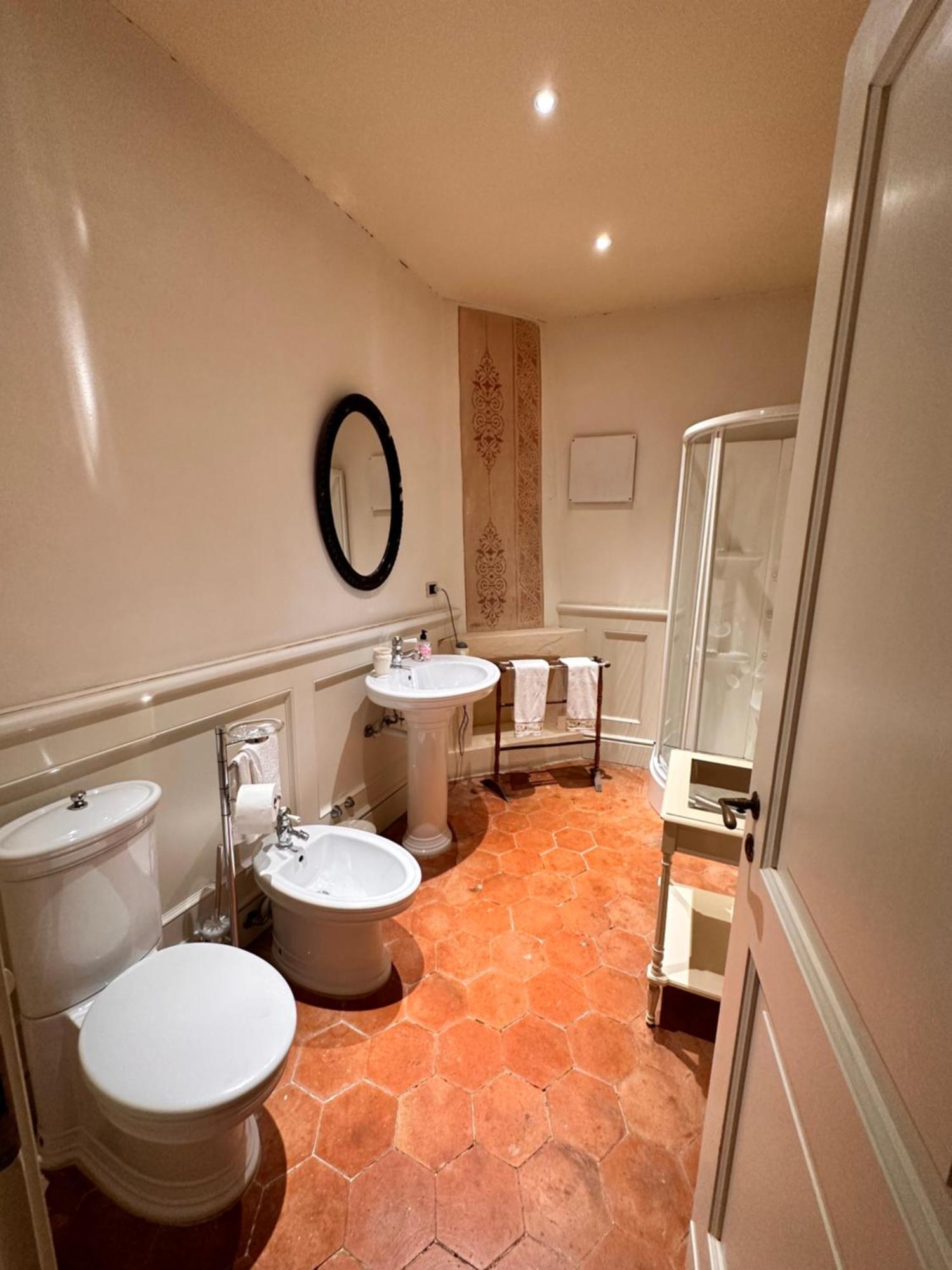네이베 Castello Di Coazzolo B&B 외부 사진