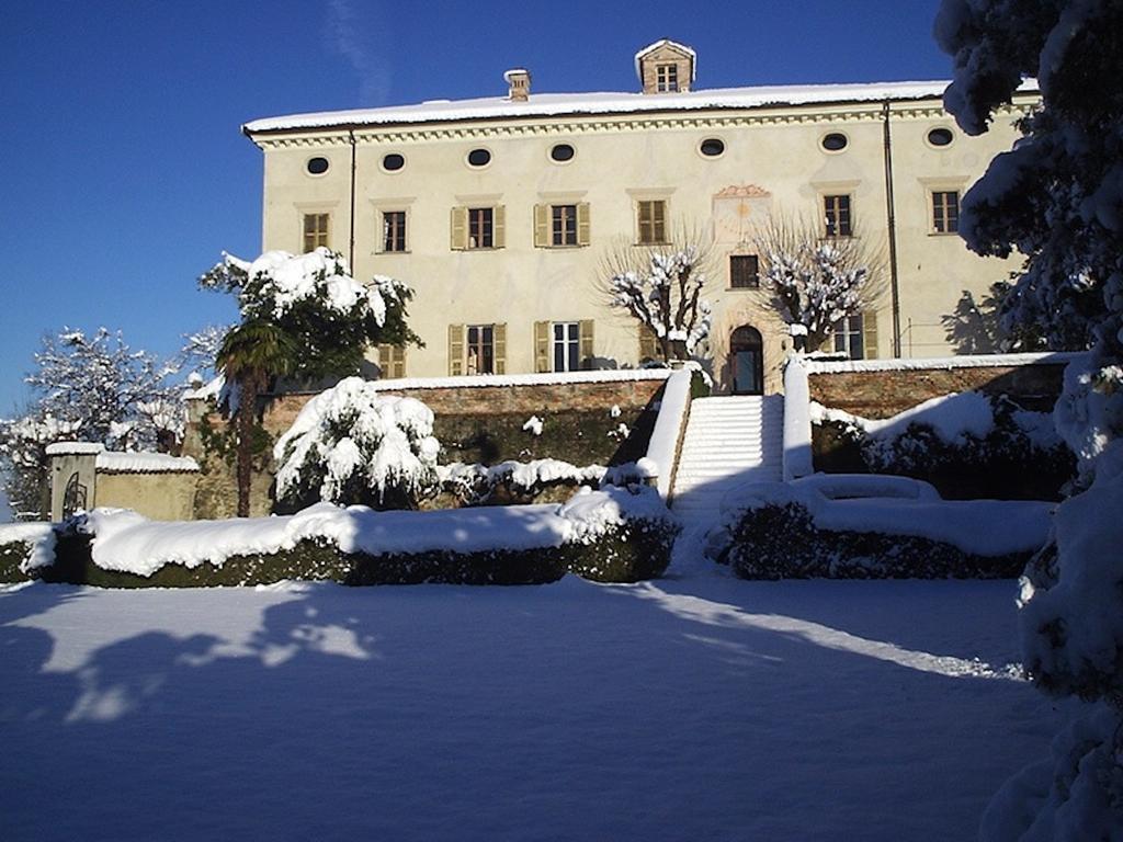 네이베 Castello Di Coazzolo B&B 외부 사진